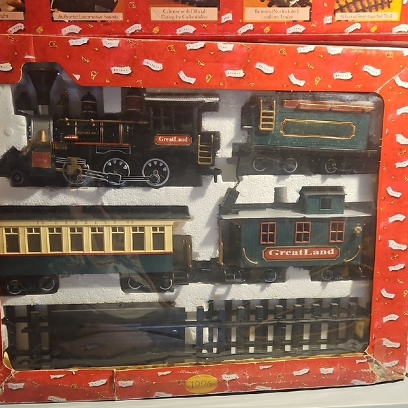 Holiday Express Train Set - Multicolor - Picture 3 of 7